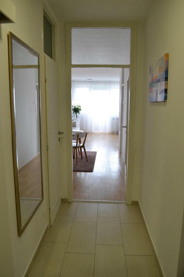 Fly Inn Velika Gorica Extérieur photo
